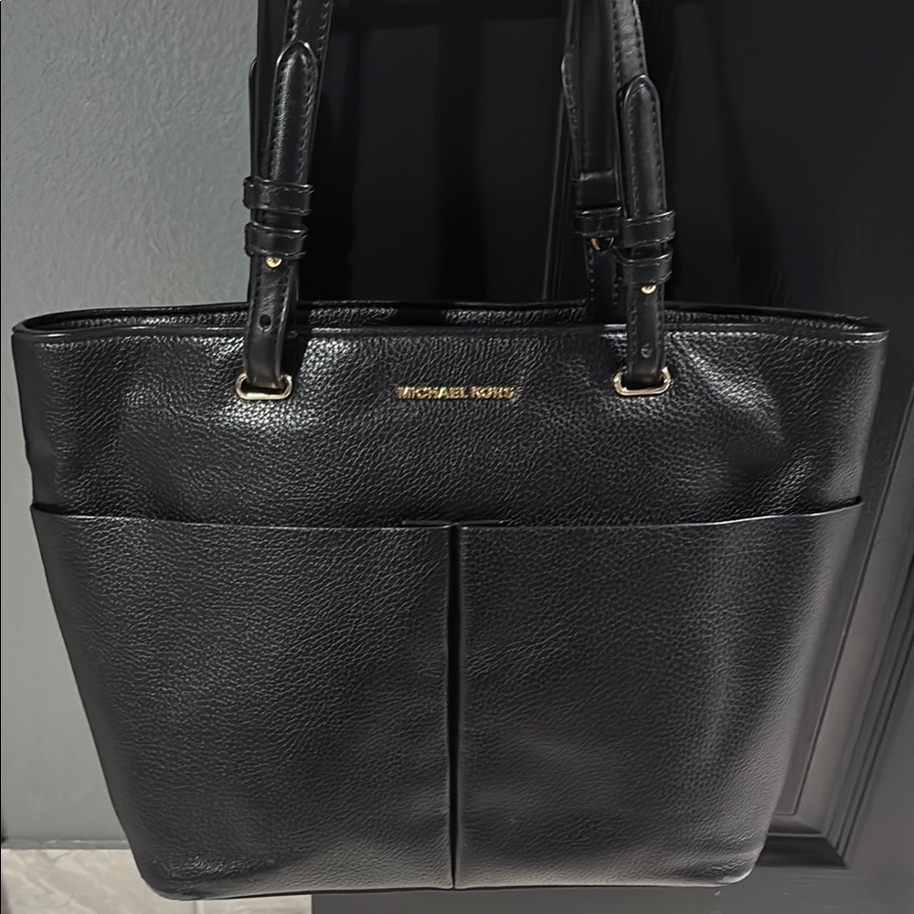 Michael Kors Black Tote Bag Structured Design